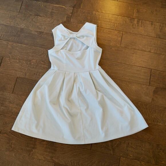 Hutch Skater Dress Womens‎ Size Medium White Sleeveless Cutout Bow Front Pleated - Picture 2 of 10